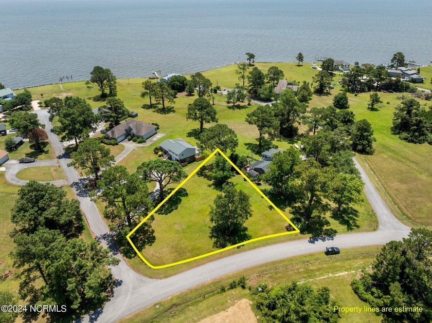 An incomparable Neuse River water-access lot in the Town of - Beach Lot for sale in Oriental, North Carolina on Beachhouse.com