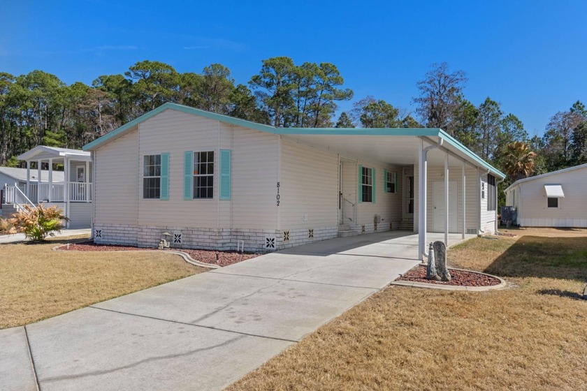 Beautifully updated 2BR/2BA home in the 55+ community of - Beach Home for sale in Homosassa, Florida on Beachhouse.com