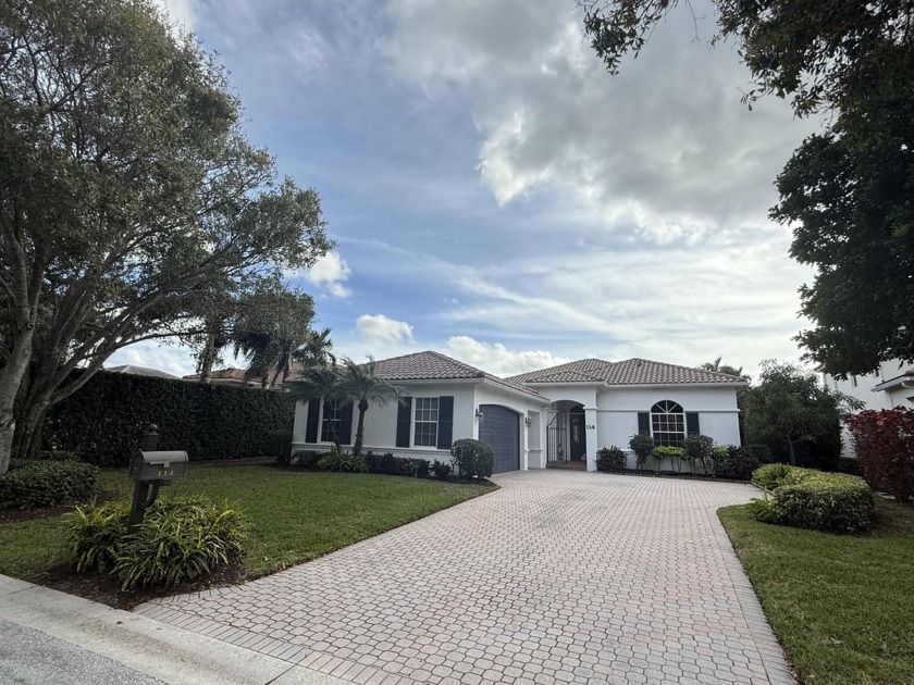 Expansive wide panoramic lake/golf views. Rear view feels like - Beach Home for sale in Jupiter, Florida on Beachhouse.com