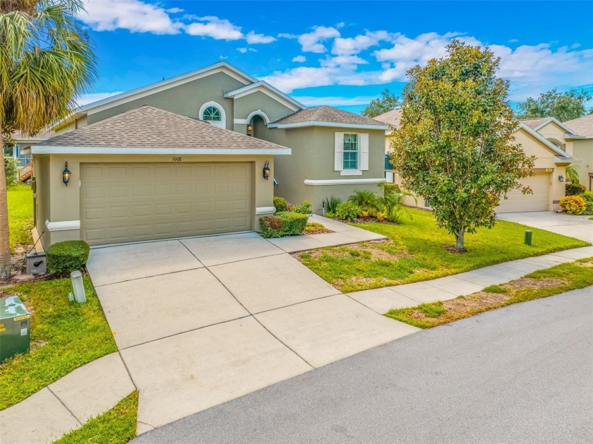 GORGEOUS, 4 bedroom, 2 bath, 2 car garage, pond front home in - Beach Home for sale in Tarpon Springs, Florida on Beachhouse.com