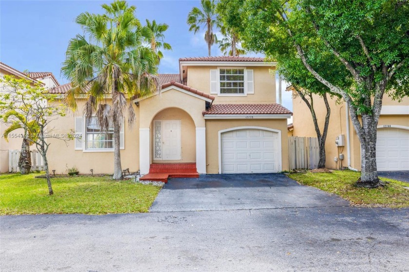 Discover serenity in Laguna near Sawgrass Mall with this - Beach Home for sale in Sunrise, Florida on Beachhouse.com