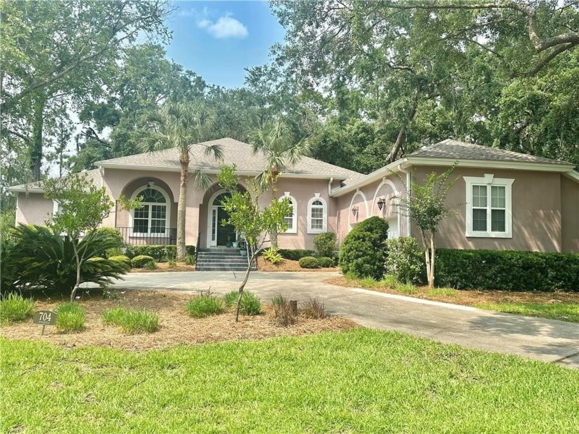 No need to keep searching...... this home has all you need for - Beach Home for sale in Saint Simons, Georgia on Beachhouse.com