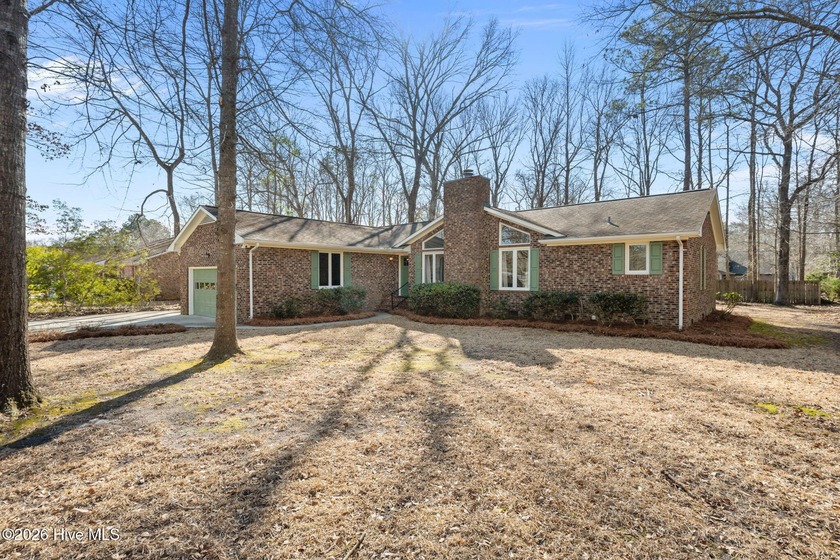 Updated brick ranch in River Bend. Open floor plan, great room - Beach Home for sale in New Bern, North Carolina on Beachhouse.com