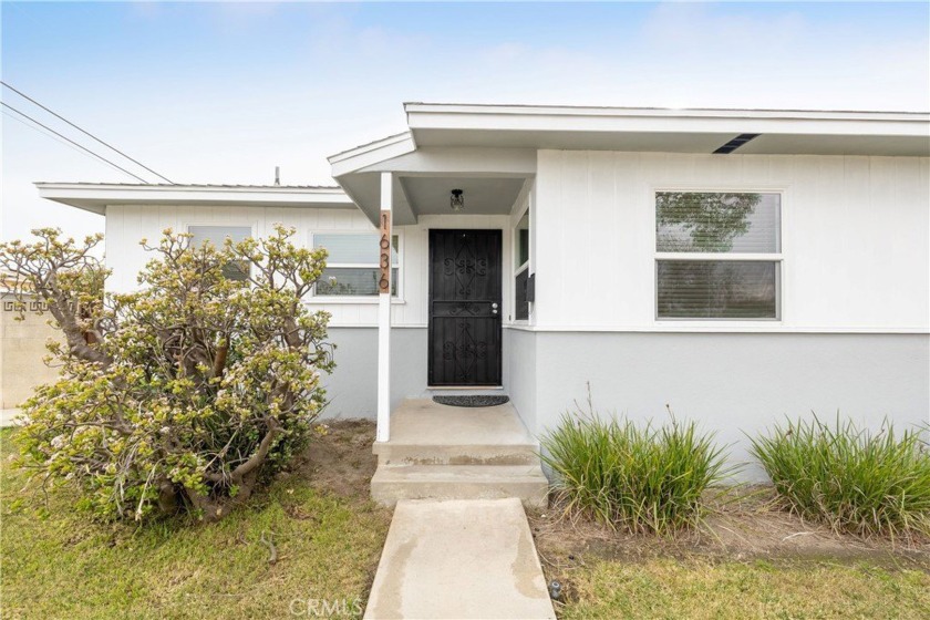 Charming 3-Bedroom, 1.5-Bath Home in Prime Gardena location is - Beach Home for sale in Gardena, California on Beachhouse.com