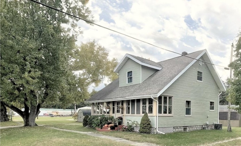 Welcome to this perfectly located Cape Cod. Charm and character - Beach Home for sale in Coloma, Michigan on Beachhouse.com