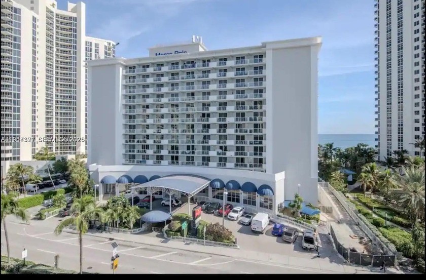 **BALCONY UNIT in the building #436* SUPER LOCATION view Collins - Beach Condo for sale in Sunny Isles Beach, Florida on Beachhouse.com