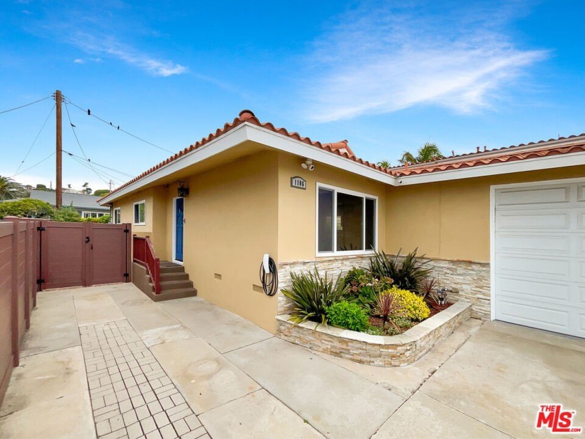 Welcome to this delightful home, freshly updated with a neutral - Beach Home for sale in San Pedro, California on Beachhouse.com