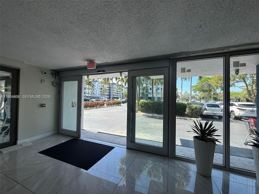 Completely remodeled 2-bedroom apartment for sale with direct - Beach Condo for sale in North Miami Beach, Florida on Beachhouse.com