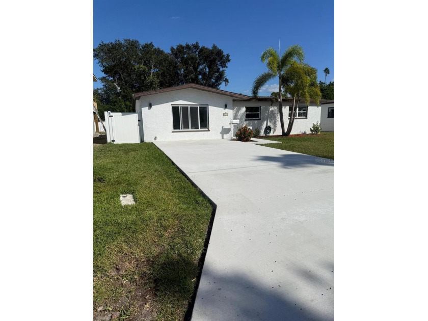 One or more photos have been digitally altered. Motivated - Beach Home for sale in St. Petersburg, Florida on Beachhouse.com