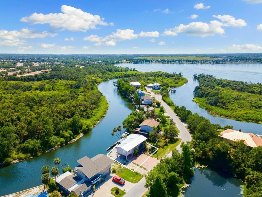 **Priced to Sell! Incredible Value on the Old Braden River - - Beach Home for sale in Bradenton, Florida on Beachhouse.com