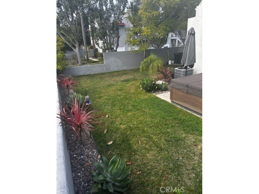 Premium and rare end unit located in the desirable Hillcrest - Beach Condo for sale in Mission Viejo, California on Beachhouse.com