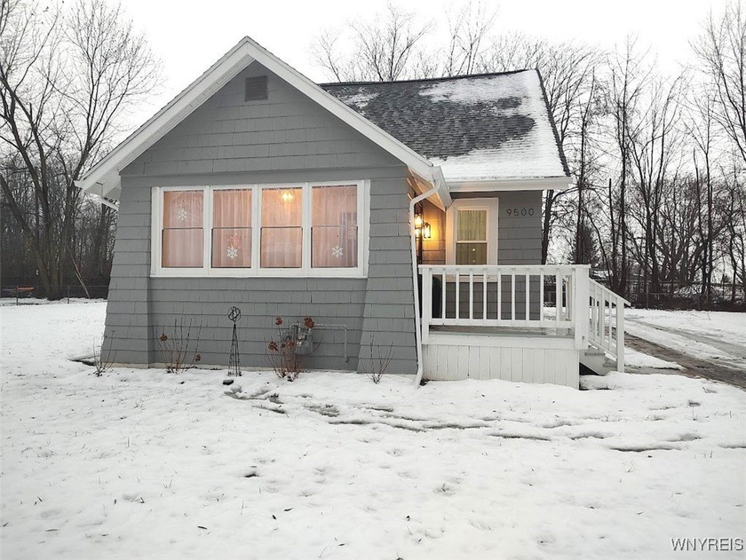 VIP Pricing-Seller will consider offers between $275,000.-$295 - Beach Home for sale in Angola, New York on Beachhouse.com