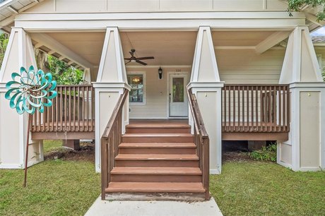 Goodbye cookie cutter....HELLO CUSTOM! Discover this stunning - Beach Home for sale in Tarpon Springs, Florida on Beachhouse.com