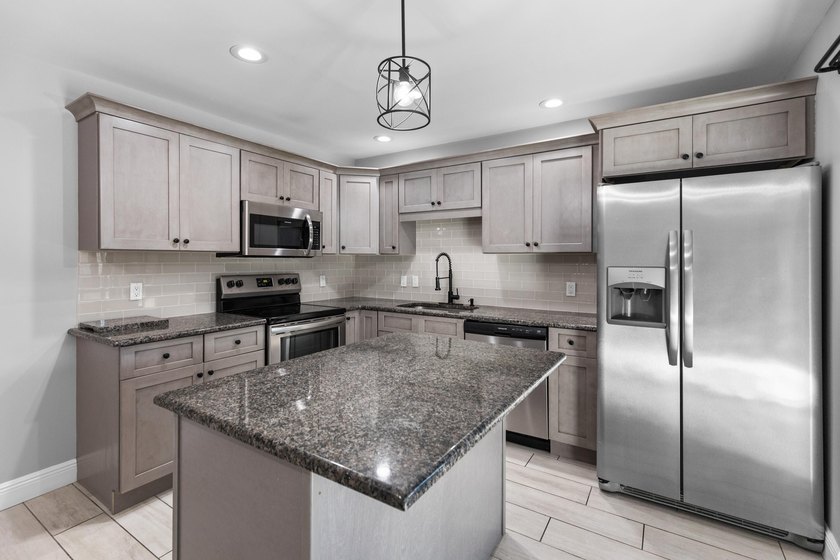 Beautifully updated unit-ALL AGES WELCOME! Don't miss this - Beach Condo for sale in Port Saint Lucie, Florida on Beachhouse.com