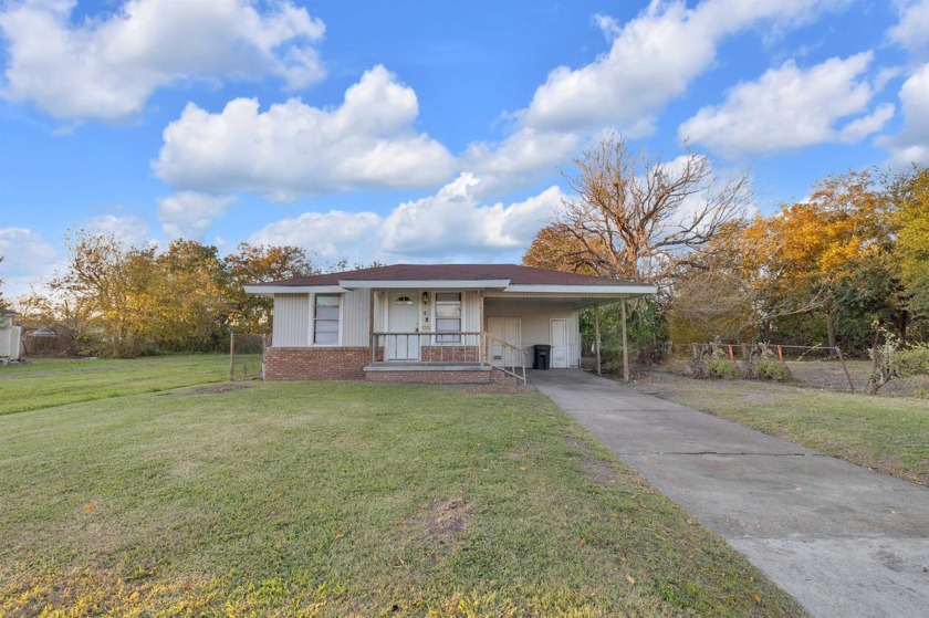 Affordable clean & cozy 3 bed / 1 bath - near Motiva in Port - Beach Home for sale in Port Arthur, Texas on Beachhouse.com