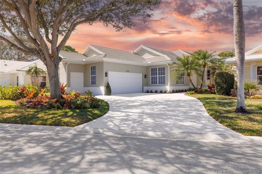 ARCHITECTURAL DIGEST WORTHY!!! EXTENSIVELY REMODELED 3B/2b/2c - Beach Home for sale in Palm City, Florida on Beachhouse.com
