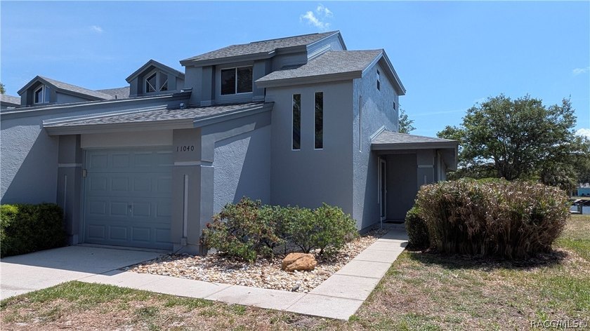 Rare End-Unit Waterfront Gem in Pelican Cove II with 10,000 lb - Beach Condo for sale in Crystal River, Florida on Beachhouse.com