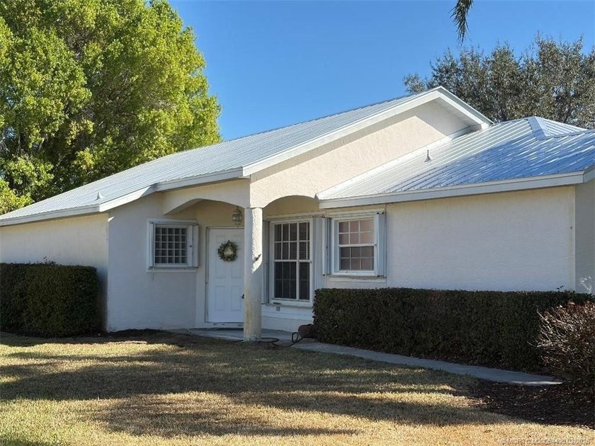 Immaculate and well maintained home in the heart of Palm City - Beach Home for sale in Palm City, Florida on Beachhouse.com