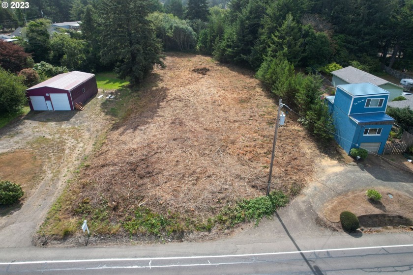 EXCELLENT, OVER 3/4's of an ACRE LOT RIGHT ACROSS FROM PIGEON - Beach Lot for sale in Coos Bay, Oregon on Beachhouse.com