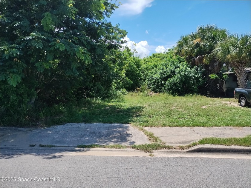 SELLER SAYS SELL! Residential lot, Zoned for single family - Beach Lot for sale in Cocoa, Florida on Beachhouse.com