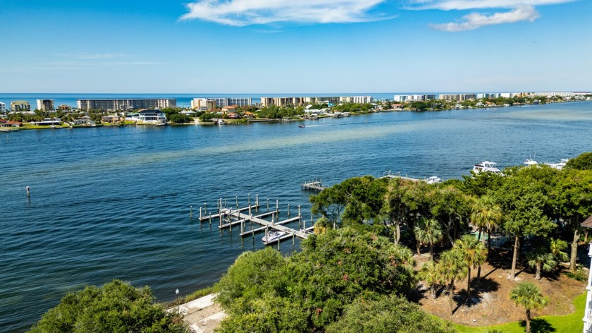 Offer accepted with 72 hour kick out clause. Unveiling a rare - Beach Condo for sale in Fort Walton Beach, Florida on Beachhouse.com