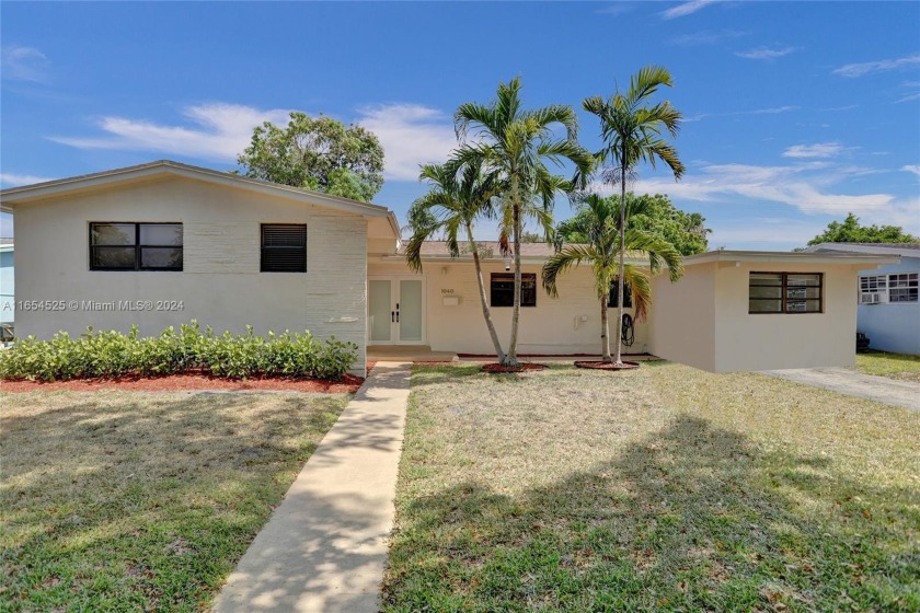 This exceptional 2,250 SqFt home features a bright & spacious - Beach Home for sale in North Miami Beach, Florida on Beachhouse.com