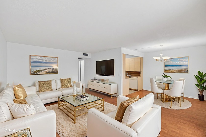 CENTURY VILLAGE, BOCA RATON! SUPER ACTIVE ADULT COMMUNITY (55+) - Beach Condo for sale in Boca Raton, Florida on Beachhouse.com