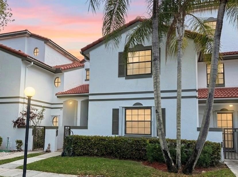Welcome to this beautifully located two-story townhouse in the - Beach Condo for sale in Pembroke Pines, Florida on Beachhouse.com