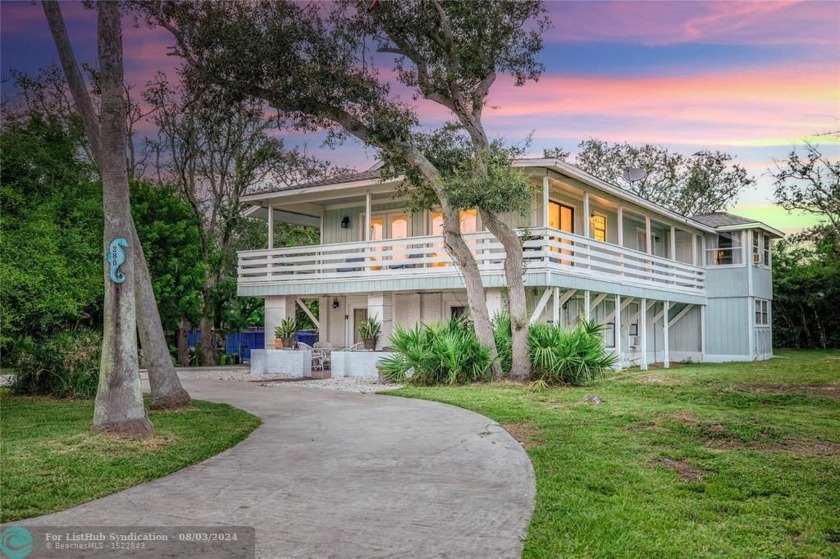 This versatile 4-bedroom, 2-bathroom + Office home is an ideal - Beach Home for sale in St Augustine, Florida on Beachhouse.com