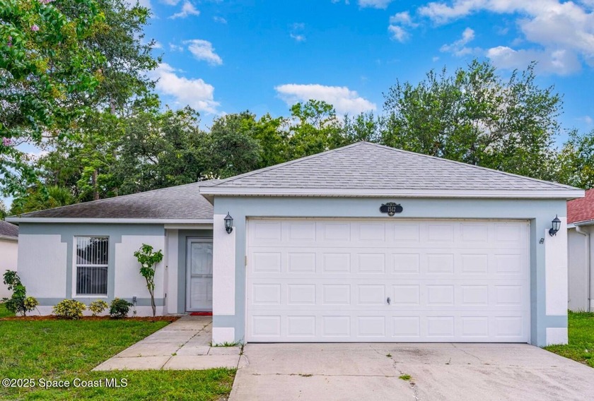 Priced to Sell! Gated community minutes from US-192/I-95 & 15 - Beach Home for sale in Melbourne, Florida on Beachhouse.com