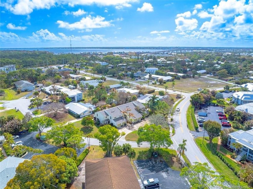 Townhome with an attached garage in North River Shores! - Beach Townhome/Townhouse for sale in Stuart, Florida on Beachhouse.com