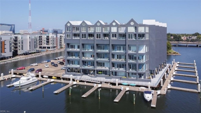 Sophisticated waterfront condo enjoys bold river and city views - Beach Condo for sale in Norfolk, Virginia on Beachhouse.com