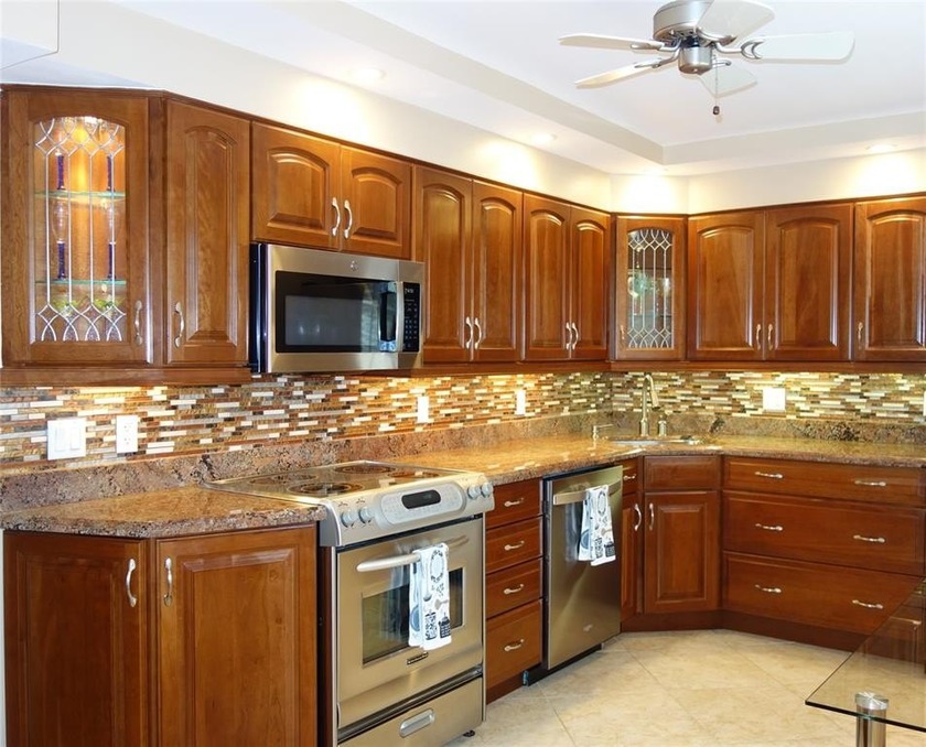 Desirable F Model! This stunning 3/2 and half offers a blend of - Beach Condo for sale in Pompano Beach, Florida on Beachhouse.com