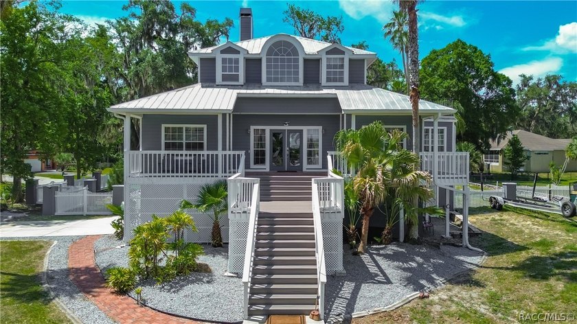 Welcome to *the pretty lady of Crystal River*, seated high - Beach Home for sale in Crystal River, Florida on Beachhouse.com