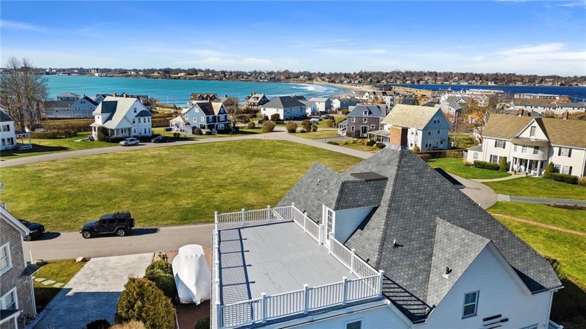 Spectacular Gilded Age cottage with expansive views of Easton - Beach Home for sale in Middletown, Rhode Island on Beachhouse.com