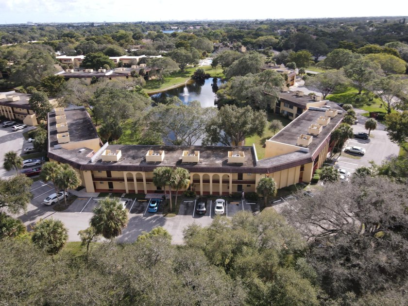 Priced to sell with furniture negotiable, this rarely used - Beach Condo for sale in Boca Raton, Florida on Beachhouse.com