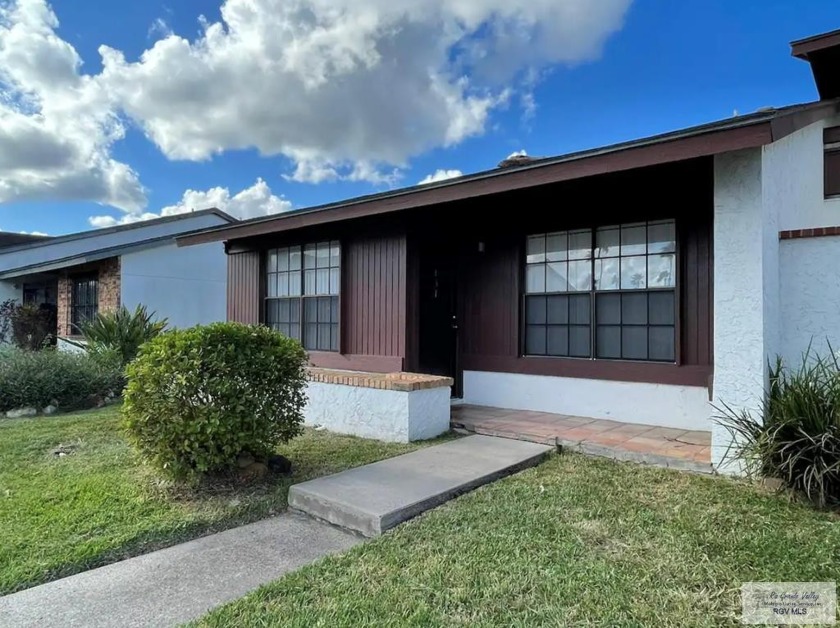 Welcome to your new home in Brownsville, Texas! This charming - Beach Condo for sale in Brownsville, Texas on Beachhouse.com