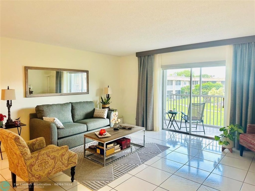 For sale!! A beautiful 2 bedroom 2 bath condo in elevator - Beach Condo for sale in West Palm Beach, Florida on Beachhouse.com