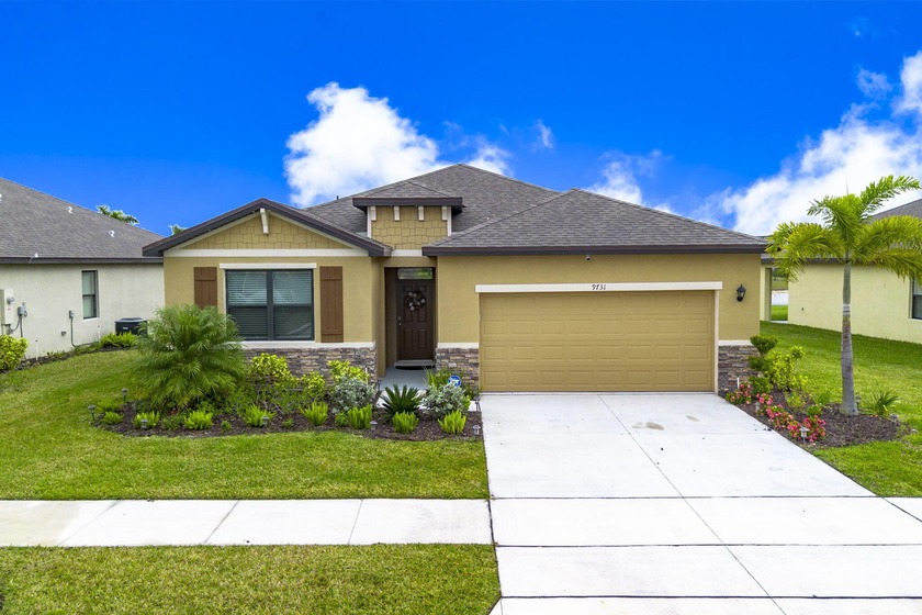 Beautiful 4-bed, 2-bath home in Central Park! This move-in-ready - Beach Home for sale in Port Saint Lucie, Florida on Beachhouse.com