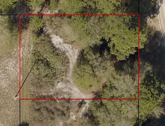 Perfect lot to build your dream home. Conveniently located close - Beach Lot for sale in Vero Beach, Florida on Beachhouse.com