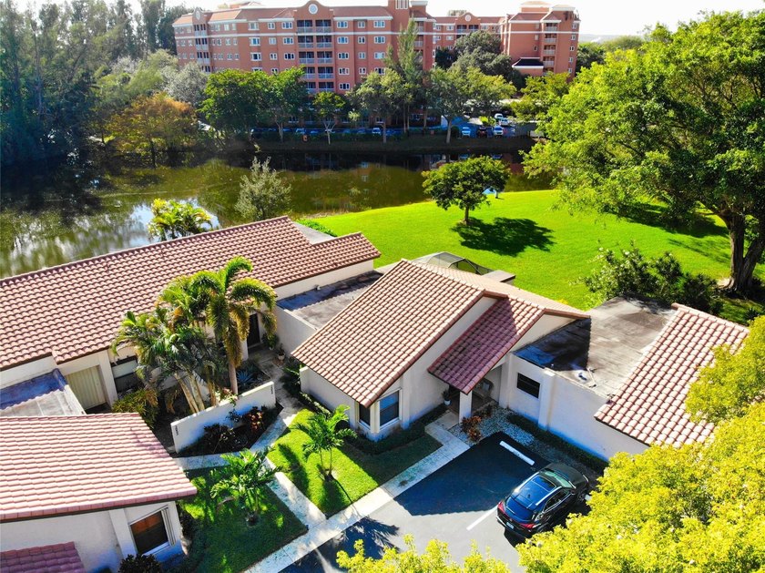 Discover one of Deer Creek's most desirable villas, where - Beach Condo for sale in Deerfield Beach, Florida on Beachhouse.com