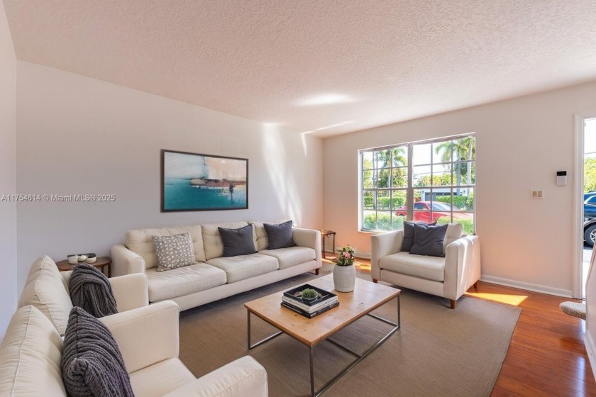 MASSIVE PRICE REDUCTION $80k off listing price!! ALL offers are - Beach Home for sale in Oakland Park, Florida on Beachhouse.com