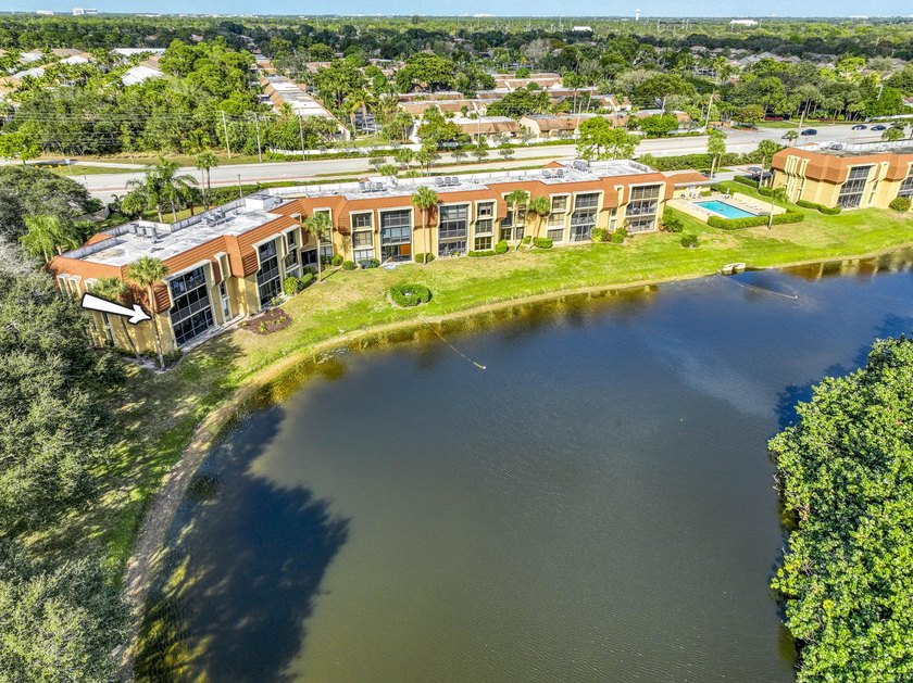 Welcome to this large 3 bedroom, 2 bath condo located in the - Beach Condo for sale in Palm Beach Gardens, Florida on Beachhouse.com