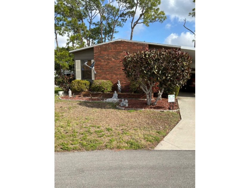 Beautiful, spacious home waiting for you in Southwest Florida! - Beach Home for sale in North Fort Myers, Florida on Beachhouse.com