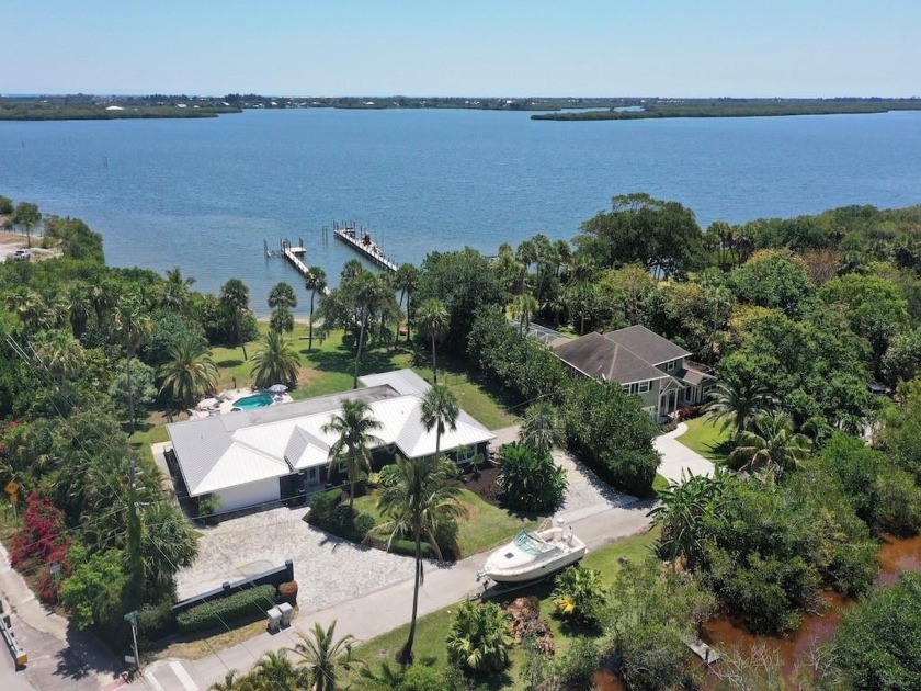 RIVERFRONT, PRICED TO SELL! Amazing Riverfront pool home - Beach Home for sale in Vero Beach, Florida on Beachhouse.com