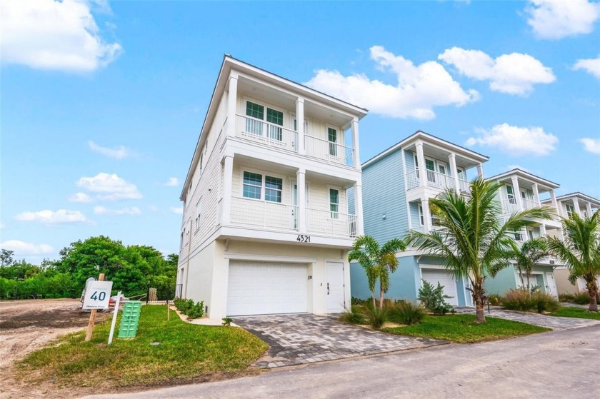 Welcome to Salty Seagull at Hunter's point, stunning 3 bedroom - Beach Home for sale in Cortez, Florida on Beachhouse.com