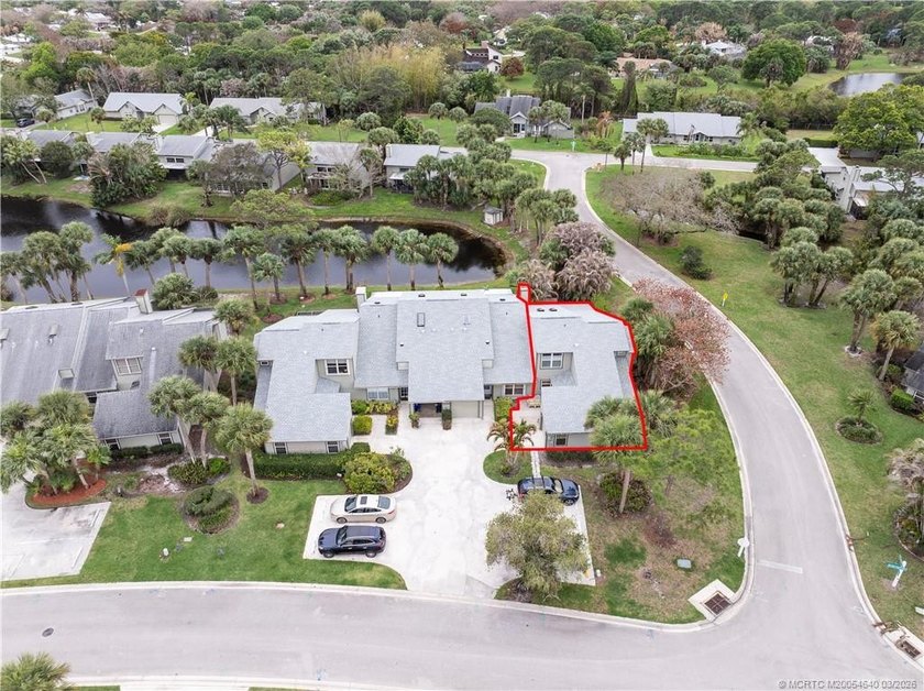 Imagine a retreat to call homefortably updated end unit - Beach Townhome/Townhouse for sale in Jensen Beach, Florida on Beachhouse.com