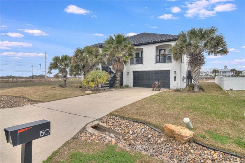 REDUCED. Wow - this huge 4-bed, 4-bath stunner is packed with - Beach Home for sale in Port Aransas, Texas on Beachhouse.com