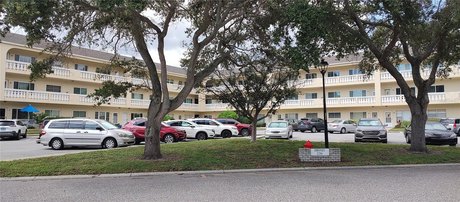 Welcome home to your GROUND floor WEST side 2/2 Supreme model - Beach Condo for sale in Clearwater, Florida on Beachhouse.com