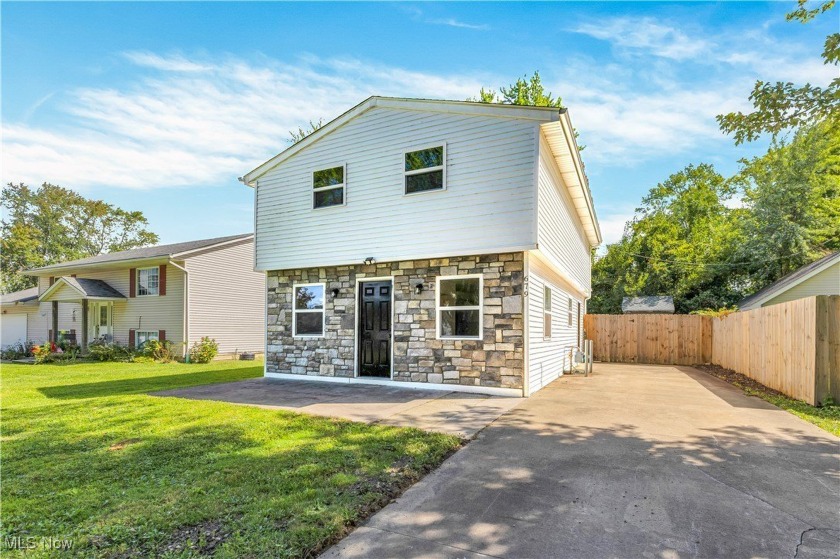 Welcome Home to this 2 bed, 2 full bath Sheffield Lake Colonial - Beach Home for sale in Sheffield Lake, Ohio on Beachhouse.com